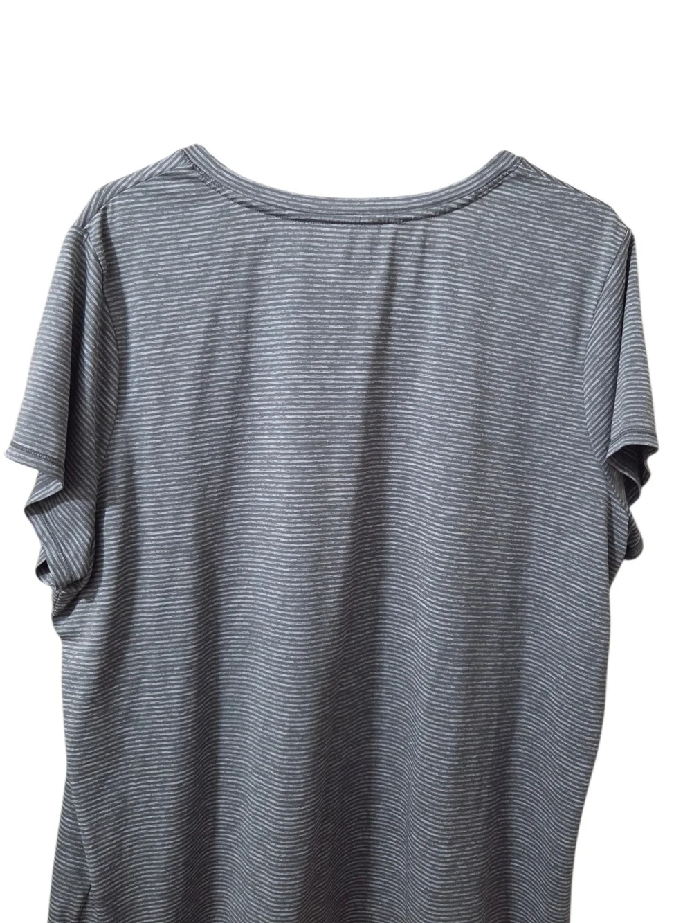 Xersion Gray Striped V-Neck Short Sleeve Tee